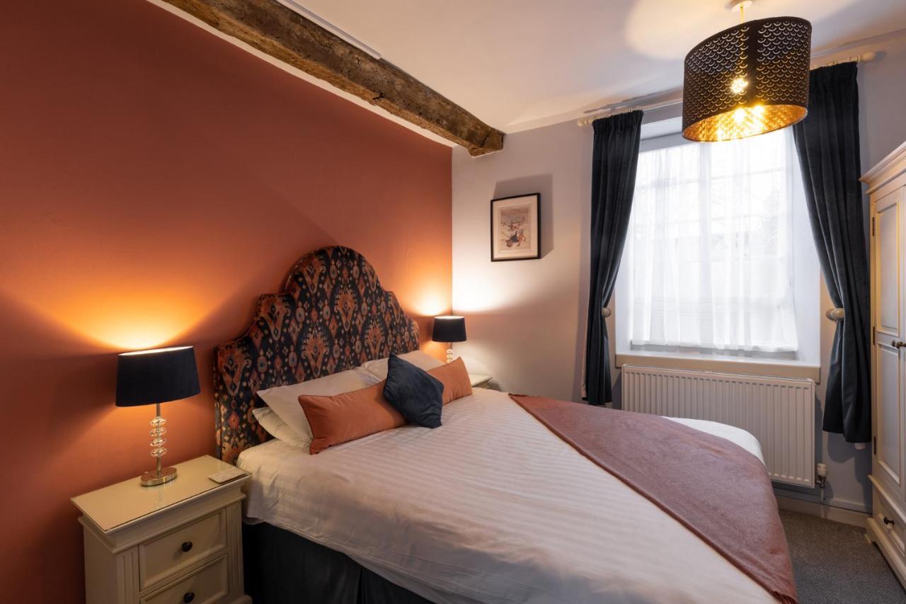The Old Vicarage Hotel & Restaurant Bridgwater Zewnętrze zdjęcie A bedroom at the hotel