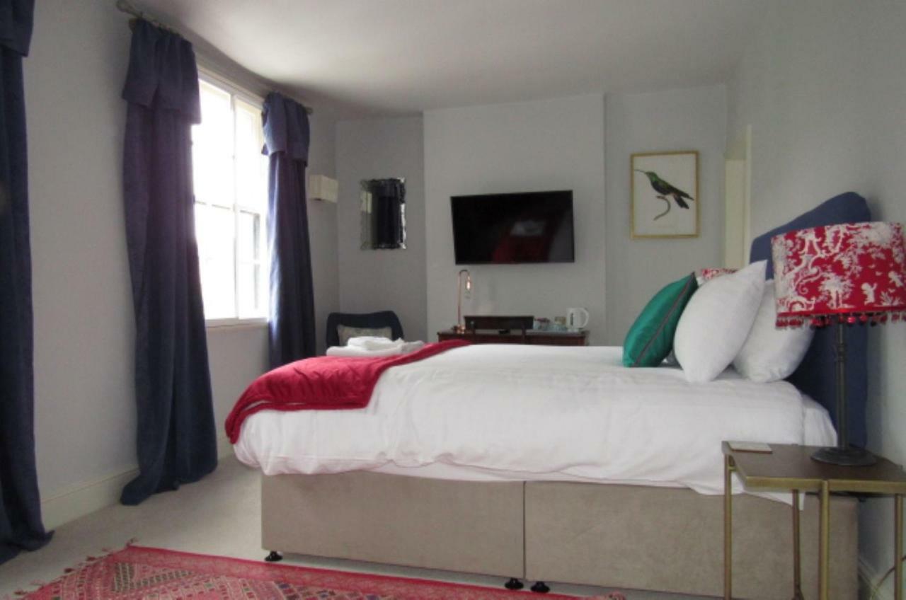 The Old Vicarage Hotel & Restaurant Bridgwater Zewnętrze zdjęcie A bedroom at The Swan