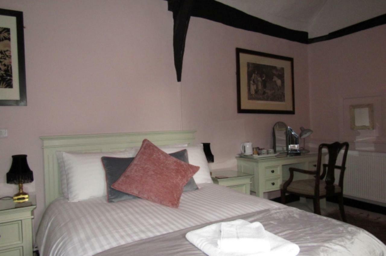 The Old Vicarage Hotel & Restaurant Bridgwater Zewnętrze zdjęcie A bedroom at the hotel